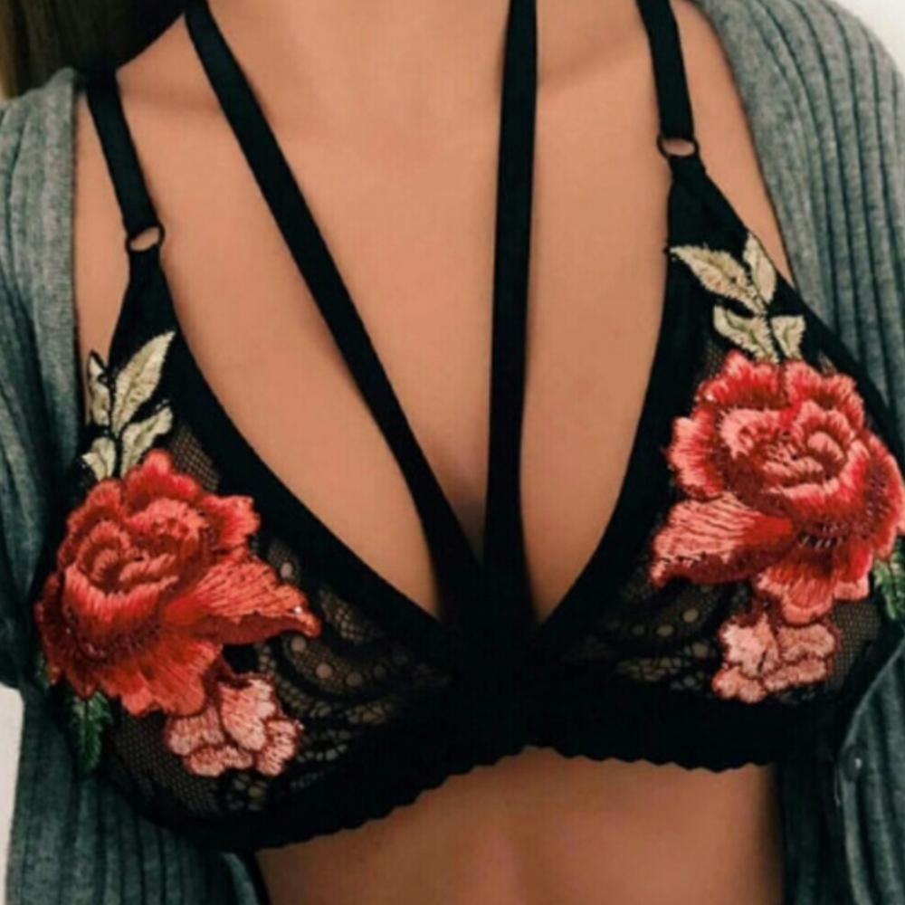 Sexy Embroidered Rose Harness Bra - Picture 5 of 5